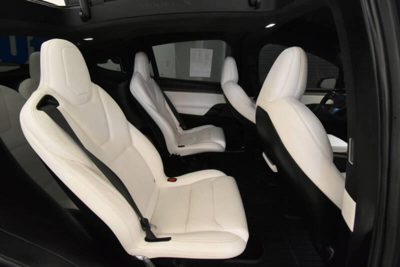 2023 Tesla Model X Standard Range