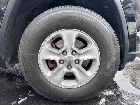 2017 Jeep Grand Cherokee Laredo