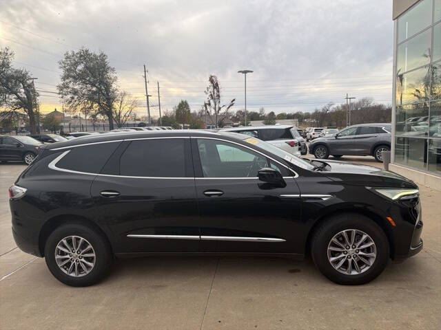 2023 Buick Enclave Essence