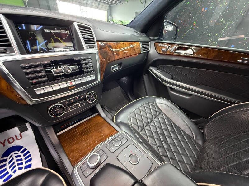 2014 Mercedes-Benz GL-Class GL 550 4MATIC