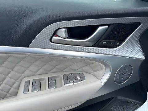 2023 Genesis G70