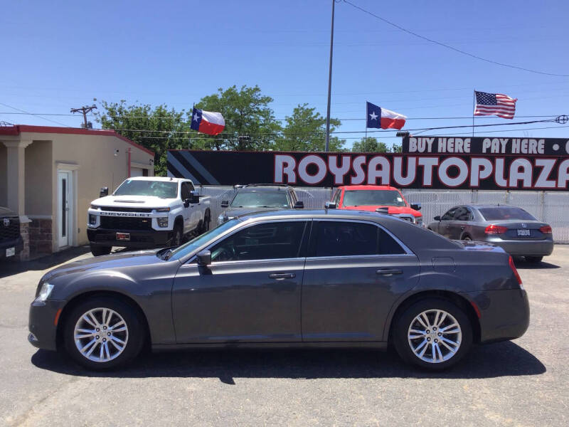 2017 Chrysler 300 Limited