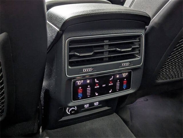 2019 Audi Q8 quattro Premium Plus 55 TFSI