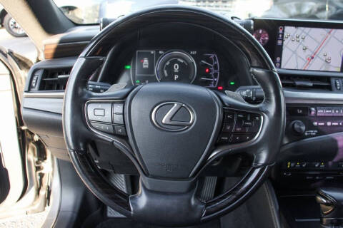 2019 Lexus ES 300h