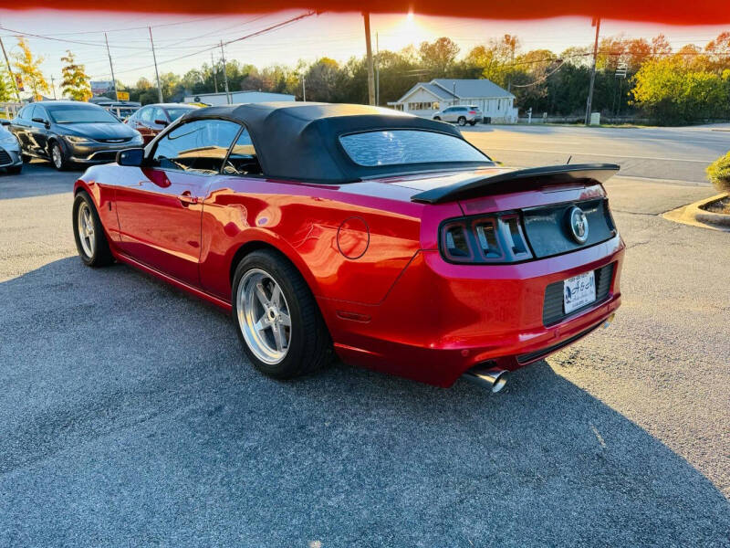 2013 Ford Mustang V6 photo 5