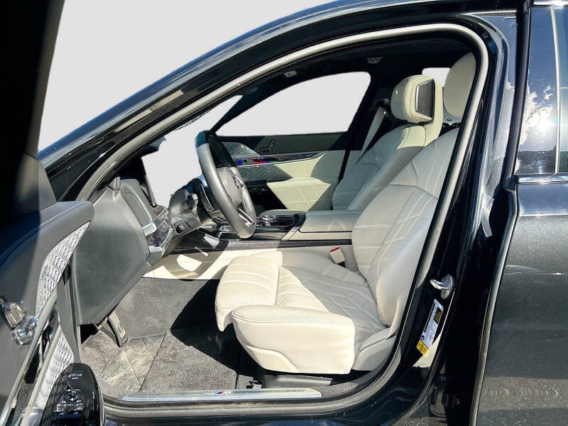 2024 BMW 7 Series 740i