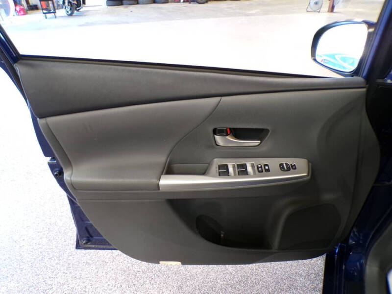 2012 Toyota Prius v Three