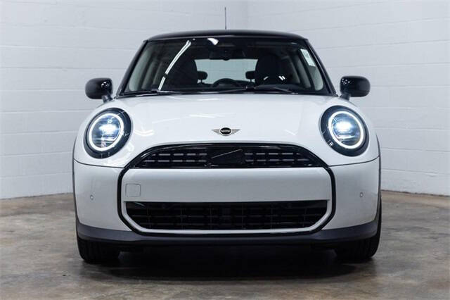 2025 MINI Hardtop 2 Door Cooper Signature Trim