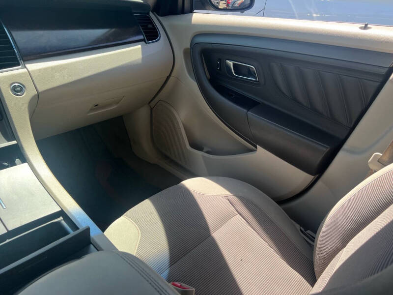 2010 Ford Taurus SEL