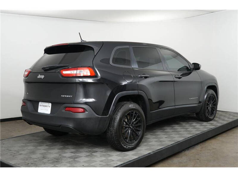 2016 Jeep Cherokee Sport