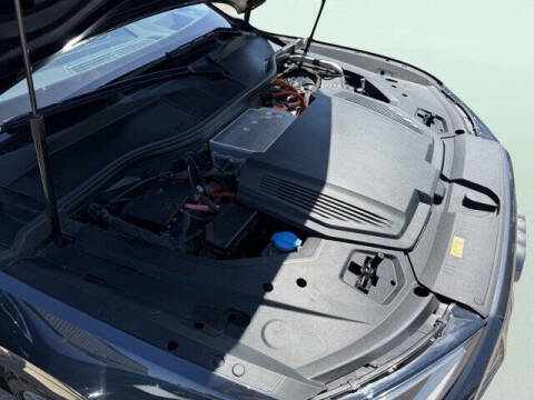 2019 Audi e-tron quattro Prestige