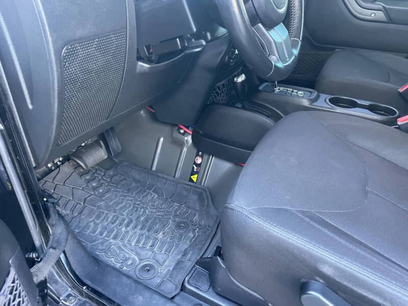 2016 Jeep Wrangler Willys Wheeler