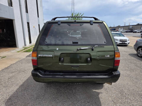 1996 Nissan Pathfinder LE
