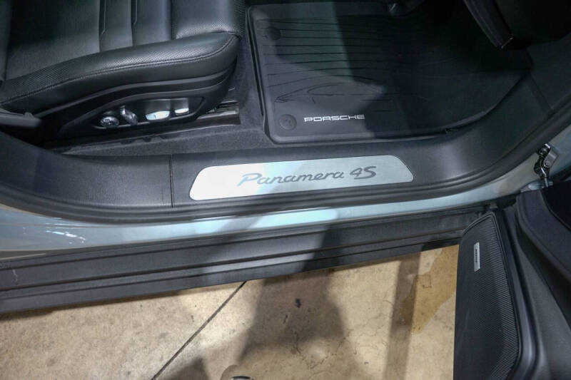 2018 Porsche Panamera 4S