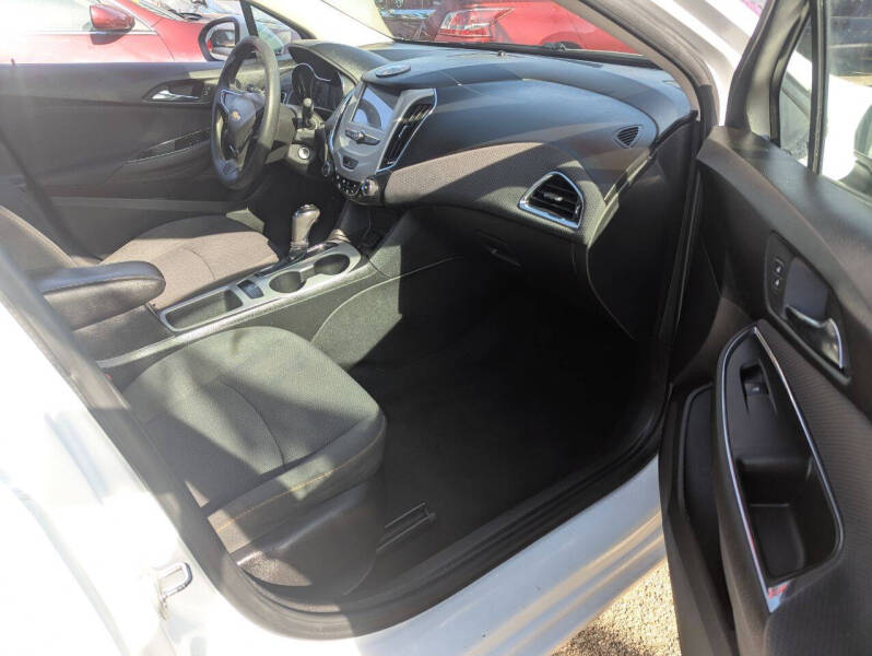 2017 Chevrolet Cruze LS Auto