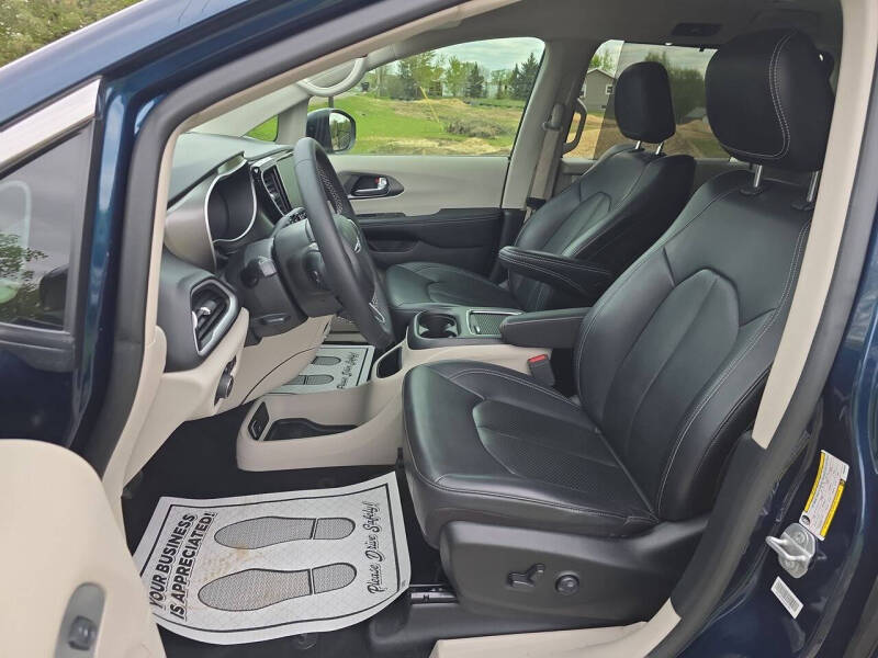 2023 Chrysler Pacifica Touring L