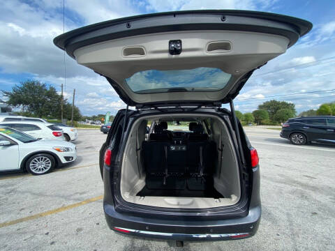 2017 Chrysler Pacifica Touring Plus