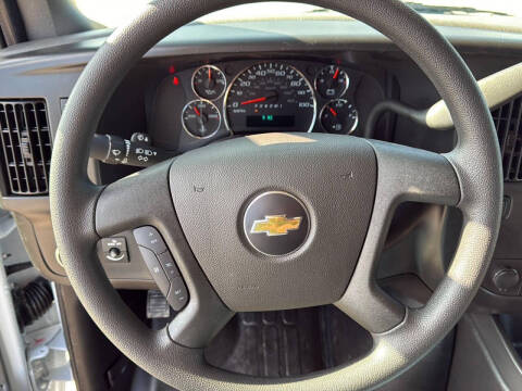 2025 Chevrolet Express 2500