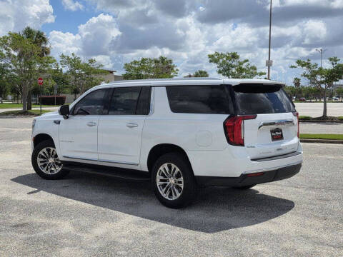 2022 GMC Yukon XL SLT