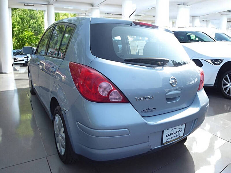 2011 Nissan Versa 1.8 S