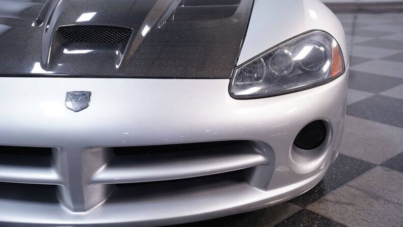 2005 Dodge Viper SRT-10