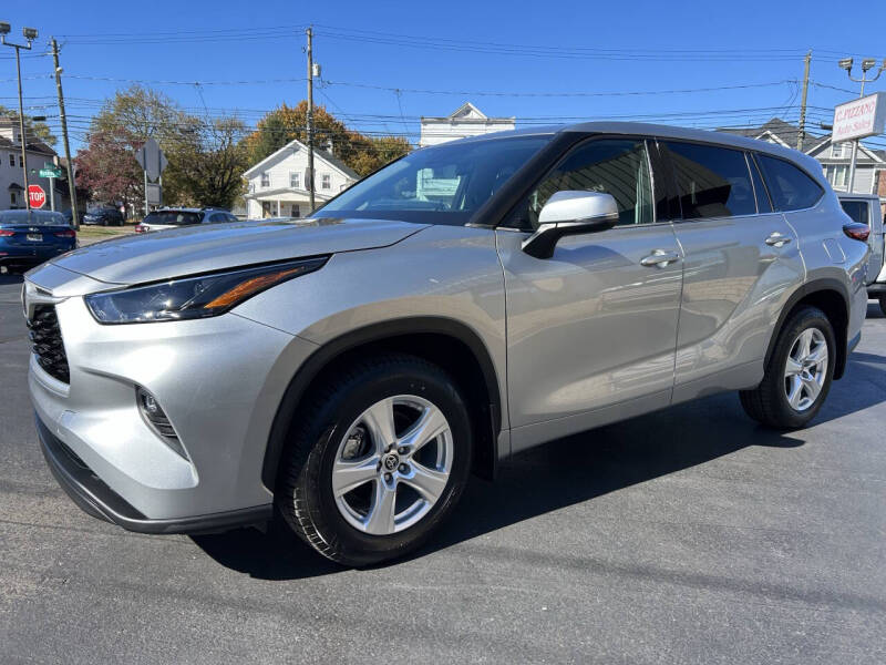 2022 Toyota Highlander LE
