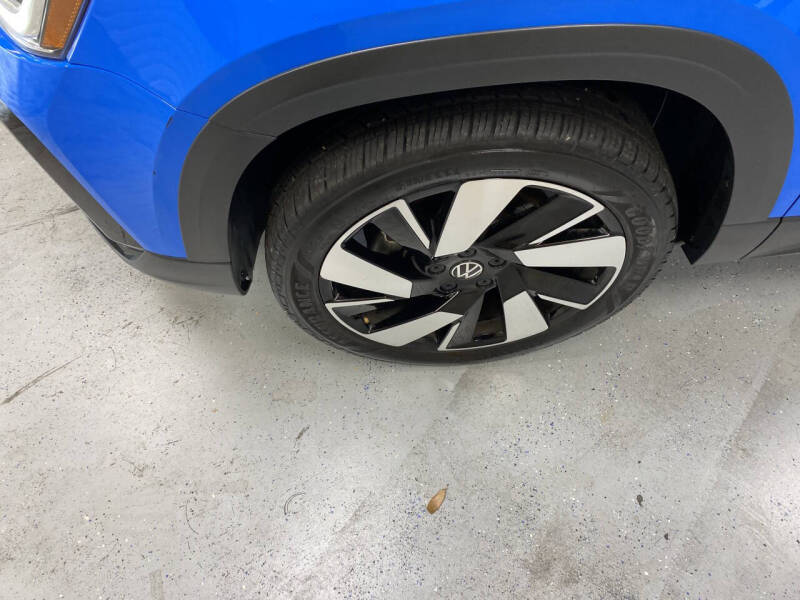 2024 Volkswagen Taos SEL 4Motion