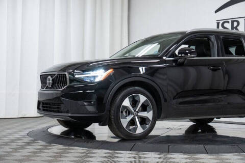 2023 Volvo XC40 B5 Plus Bright Theme