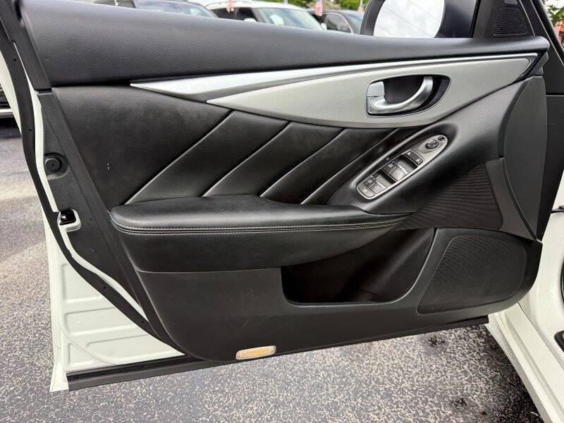 2021 Infiniti Q50 Luxe