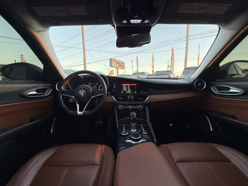 2019 Alfa Romeo Giulia Sport