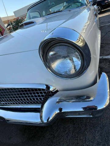 1957 Ford Thunderbird