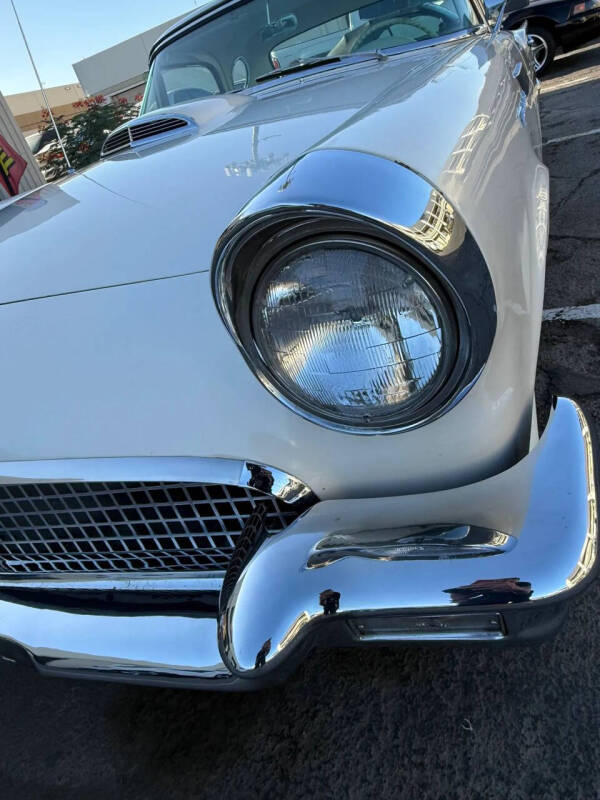 1957 Ford Thunderbird