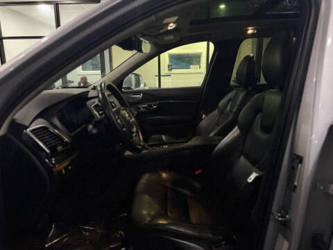 2018 Volvo XC90 T6 Momentum