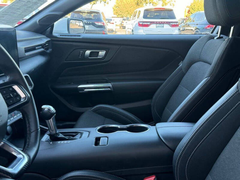 2024 Ford Mustang EcoBoost