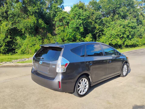 2014 Toyota Prius v Five