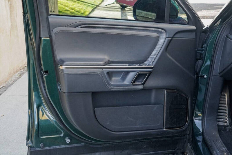 2023 Rivian R1S Adventure