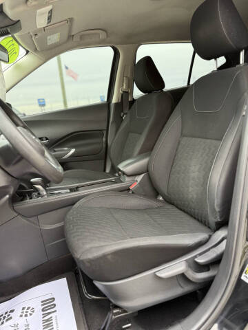 2022 Nissan Kicks SV