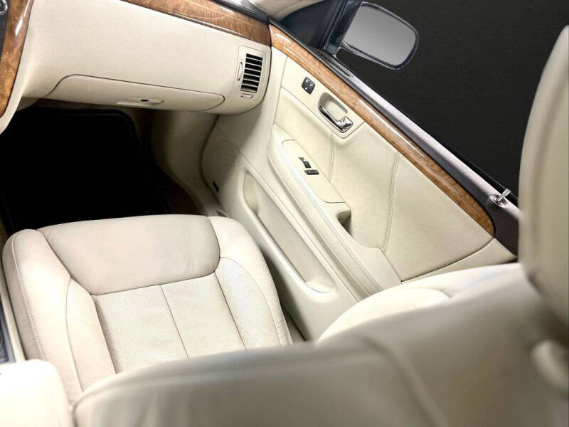 2011 Cadillac DTS Platinum Collection