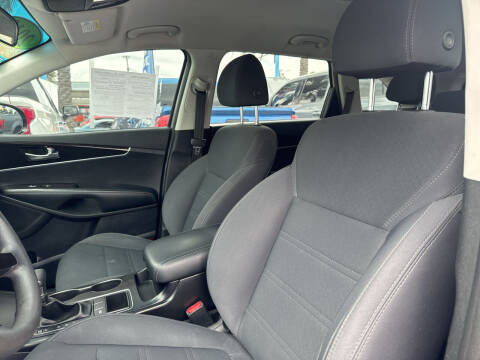 2019 Kia Sorento S V6