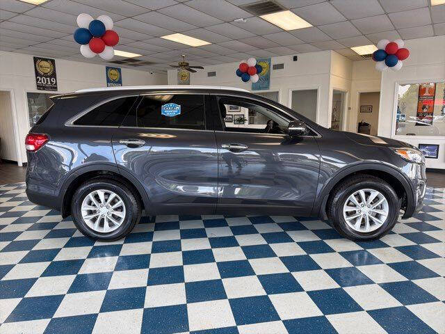 2017 Kia Sorento LX