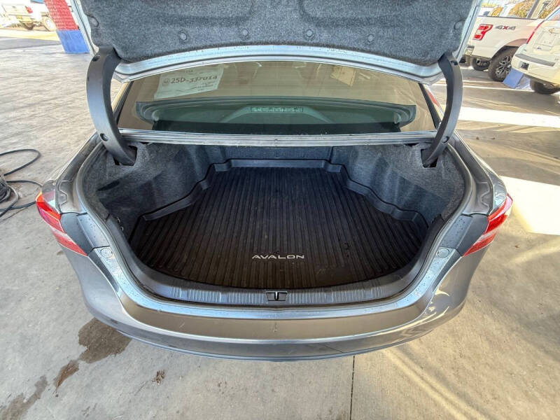 2018 Toyota Avalon XLE