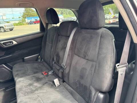 2016 Nissan Pathfinder SV