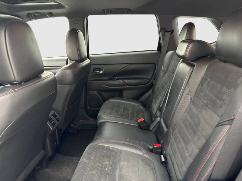 2020 Mitsubishi Outlander LE