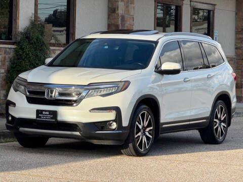 2019 Honda Pilot Touring w/Rear Captain's Chairs