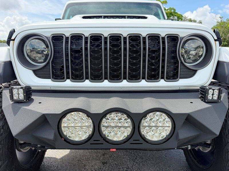 2024 Jeep Gladiator NightHawk