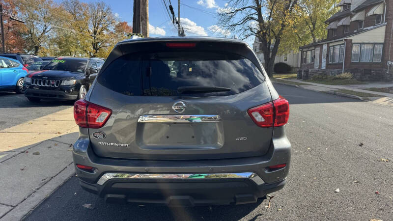 2019 Nissan Pathfinder S