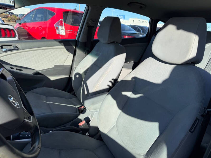 2013 Hyundai Accent SE