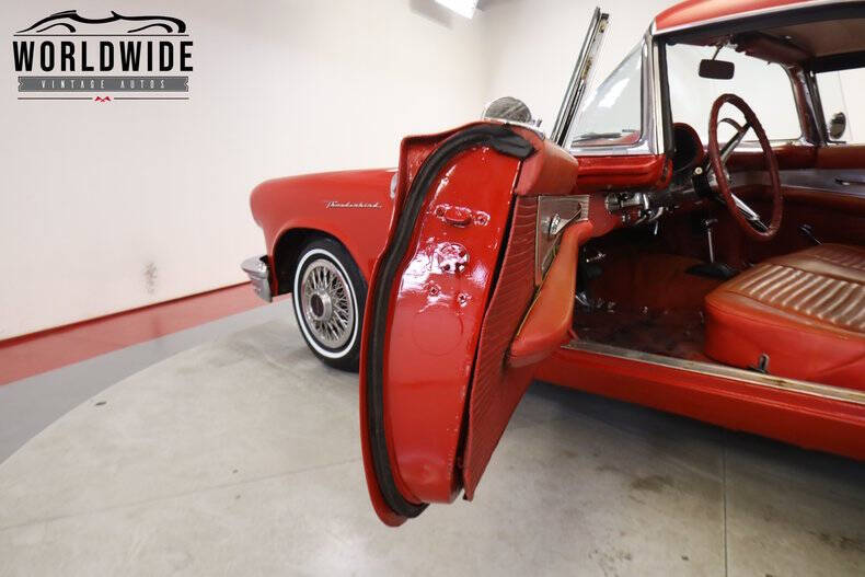 1957 Ford Thunderbird