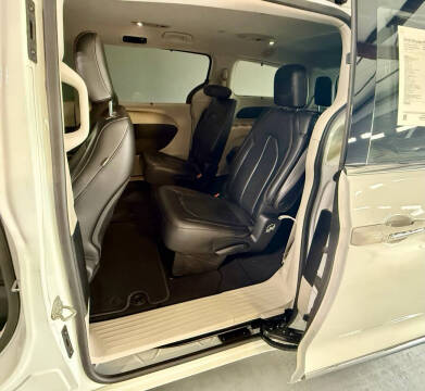 2018 Chrysler Pacifica Touring L Plus