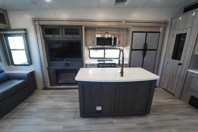 2021 Winnebago Voyage